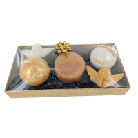 Coffret de bain festif, filmé étiqueté prêt à la vente.